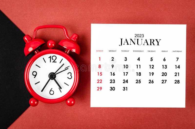 Một chiếc đồng hồ báo thức luôn làm cho các sự kiện có một ý nghĩa đặc biệt hơn rất nhiều. Hình ảnh lịch tháng 1/2024 với chiếc đồng hồ báo thức trên nền đỏ sẽ nhắc bạn đến những kế hoạch và sự kiện quan trọng hằng ngày. Hãy để mọi thứ trở nên dễ dàng với mẫu lịch này!