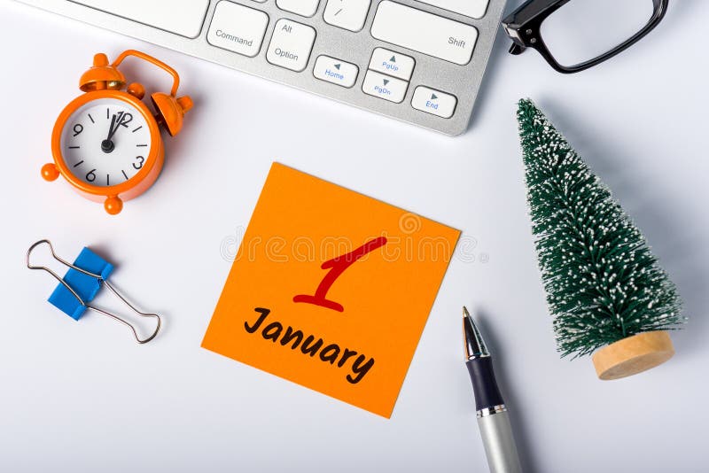 January 1st Day 1 of month, calendar on office workplace background Winter time, New year 2020 stock foto's January 1st Day 1 of month, calendar on office workplace background Winter time, New year 2020 stock foto's