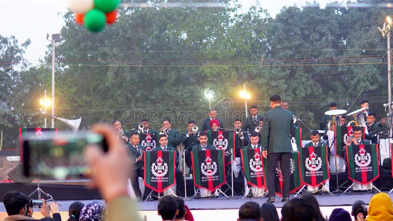 30 janvier 2024 groupe de parade avec mentor à la fête de bharat parv à delhi banque de vidéos