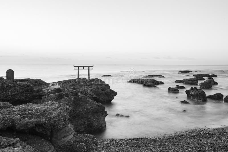 Japan landscape of traditional Japanese gate and sea at Oarai Ibaraki prefecture royalty free stock photography Japan landscape of traditional Japanese gate and sea at Oarai Ibaraki prefecture royalty free stock photography