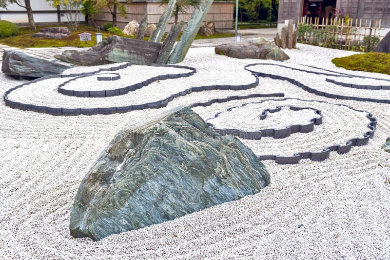 Japan vaggar trädgården eller zenträdgården på den Enkoji templet i Kyoto, Japan arkivbilder Japan vaggar trädgården eller zenträdgården på den Enkoji templet i Kyoto, Japan arkivbilder