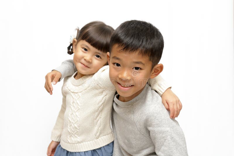Младший брат японки. Японский брат и ме. Покажи картинки Япония брат и сестра.