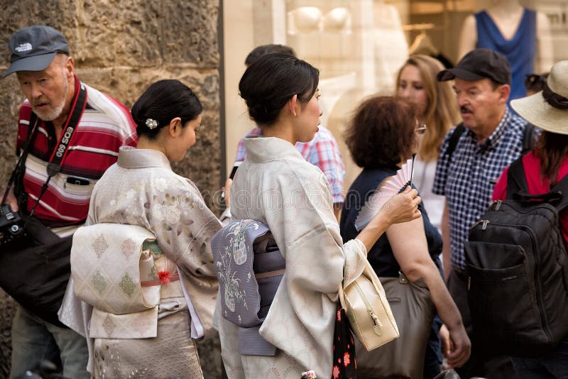 Japanese tourists Florence editorial photo. Image of sightseeing - 83348516