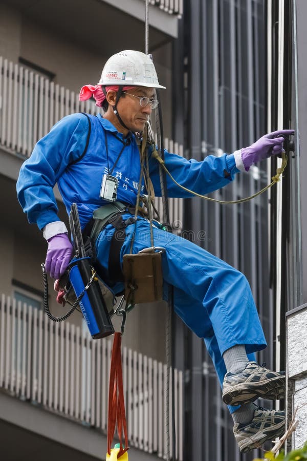 Window Cleaning Worker Hanging Outside with Safety Equipment Editorial  Photo - Image of harness, equipment: 204052566