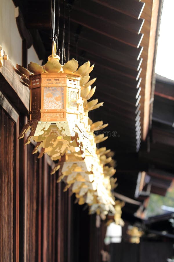 Japanse lantaarns in Shimogamo-heiligdom, Kyoto royalty-vrije stock afbeeldingen Japanse lantaarns in Shimogamo-heiligdom, Kyoto royalty-vrije stock afbeeldingen
