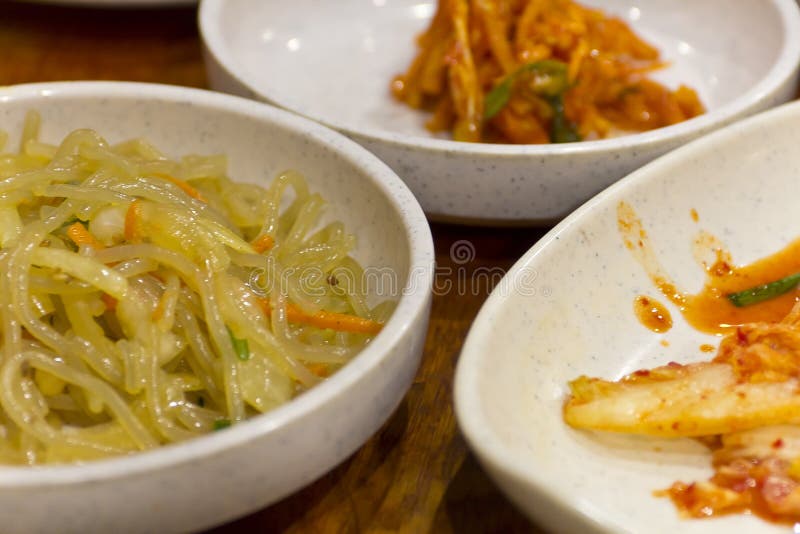 Japchae-Typ Chae Koreanische Glasnudeln Stockfoto - Bild von speisen ...