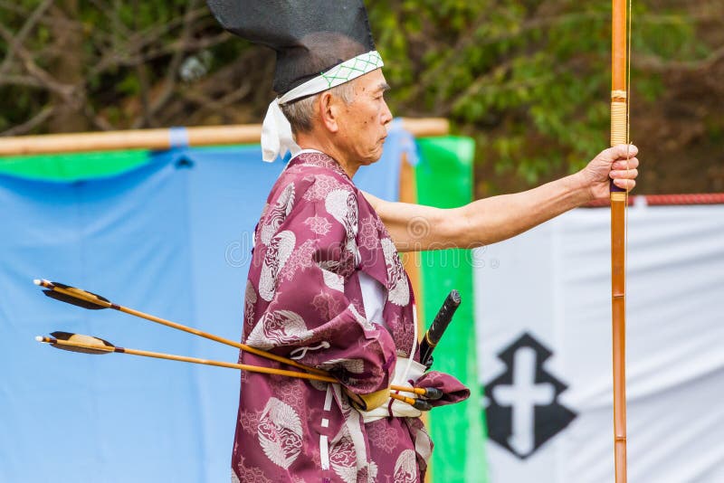 Japonais Archer avec le tir à l'arc photo libre de droits Japonais Archer avec le tir à l'arc photo libre de droits