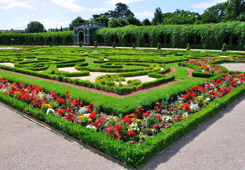 Jardim ao corrente do palácio de Schonbrunn, Viena, Áustria foto de stock