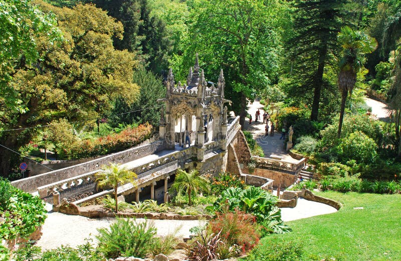 Jardim majestoso (Sintra, Portugal) imagens de stock Jardim majestoso (Sintra, Portugal) imagens de stock