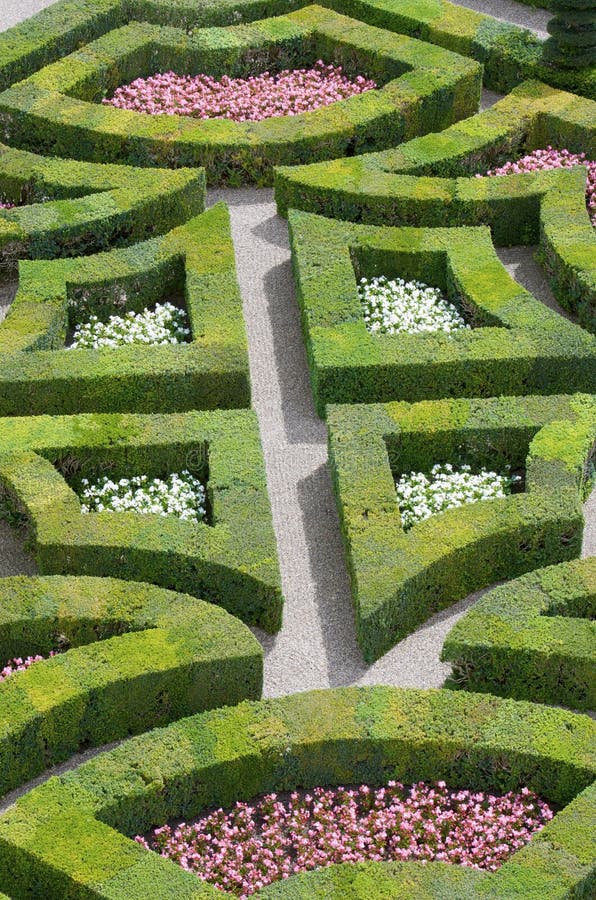 Statue d'ange de jardin image stock. Image du tête, mort 3732647