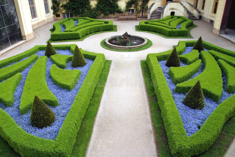 jardines franceses jardines franceses en praga foto de archivo imagen de jardines franceses jardines franceses en praga foto de archivo imagen de