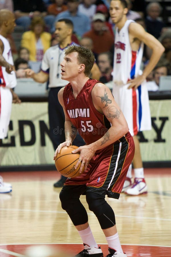 Jason Williams of the Dallas Mavericks, works out before a game against the Detroit Pistons at the The Palace Of Auburn hills during the 2006-2007 season.