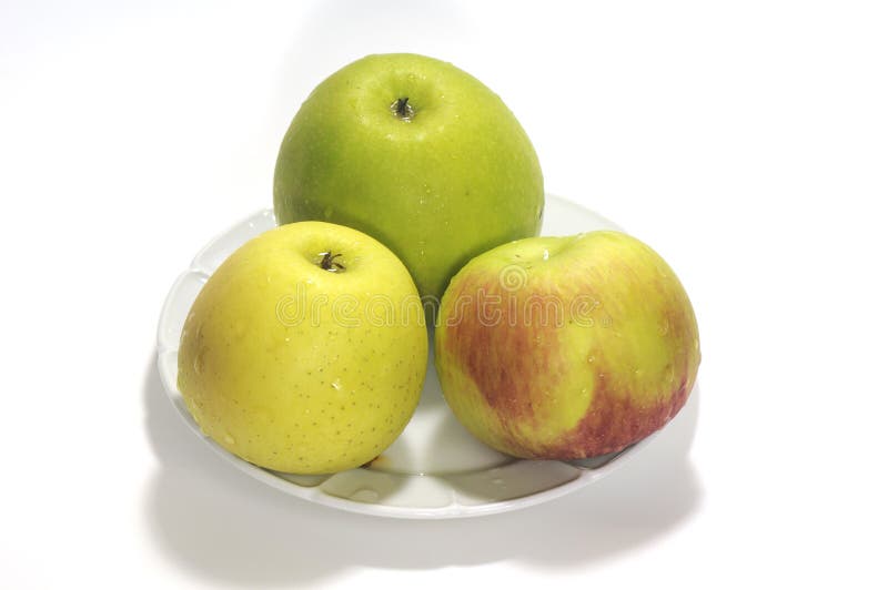 Jaune rouge vert pomme image stock. Image du aliment, objets - 6952021