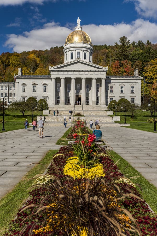 Jawny park Capitol w jesieni, spadku/Barwi - Montpelier, Vermont - Historyczny stanu dom - obraz stock Jawny park Capitol w jesieni, spadku/Barwi - Montpelier, Vermont - Historyczny stanu dom - obraz stock
