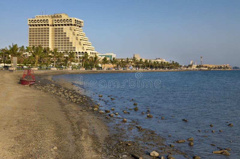JEDDAH ARABIA SAUDYJSKA, Lipiec, - 27, 2018 Jeddah Corniche blisko królewiątka Fahd ` s fontanny obraz stock JEDDAH ARABIA SAUDYJSKA, Lipiec, - 27, 2018 Jeddah Corniche blisko królewiątka Fahd ` s fontanny obraz stock