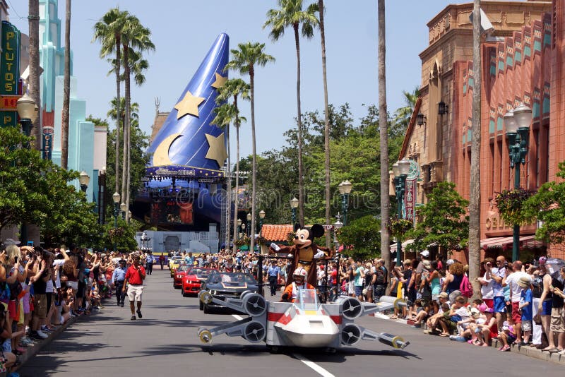 Jedi Mickey Mouse durante Star Wars Weekends 2014 foto de stock royalty free Jedi Mickey Mouse durante Star Wars Weekends 2014 foto de stock royalty free