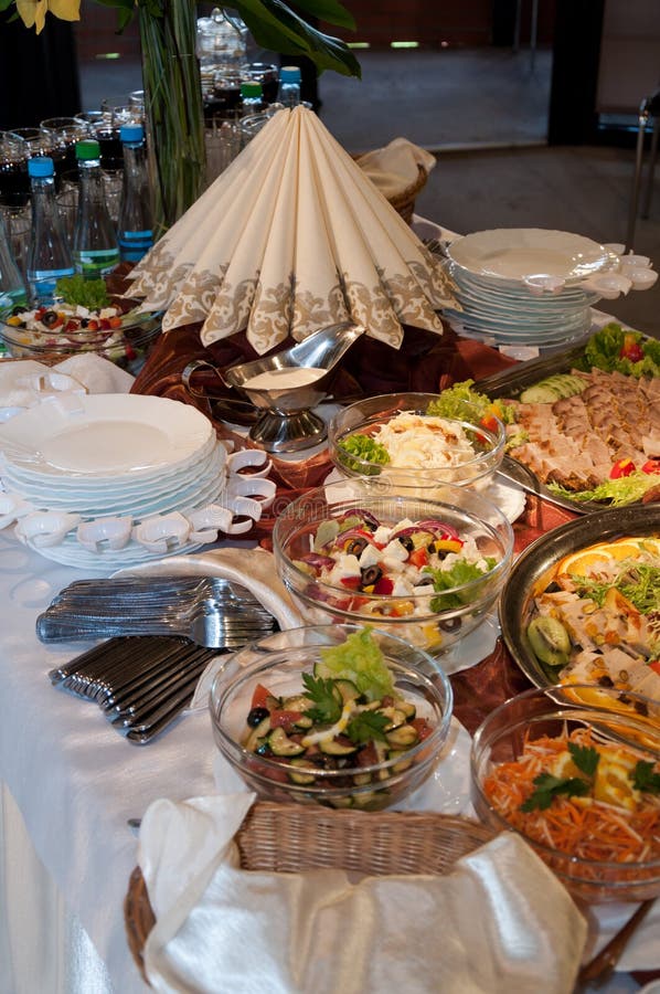 Jedzenie na stole bankietowym fotografia royalty free