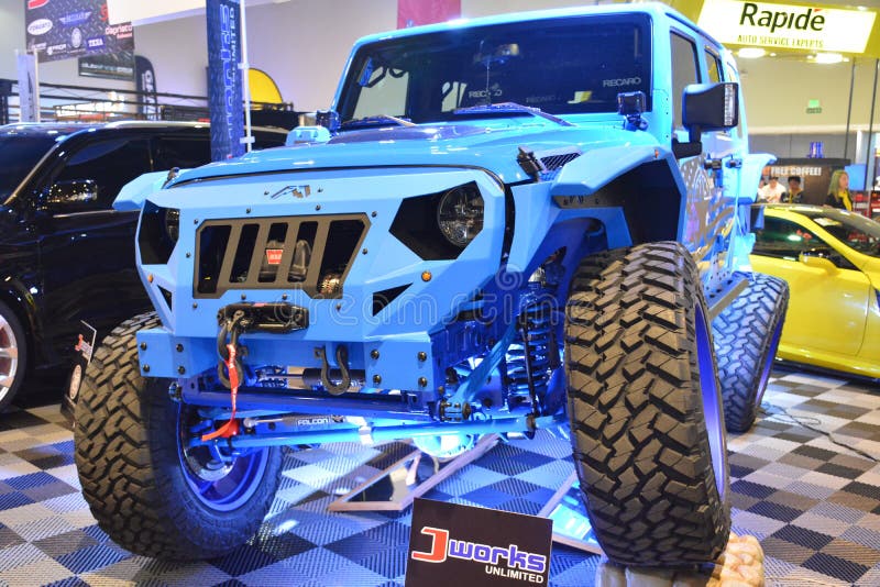 Jeep Azul Modificado Wrangler En El Salón Automático De Manila Foto de  archivo editorial - Imagen de controlador, azul: 168361478