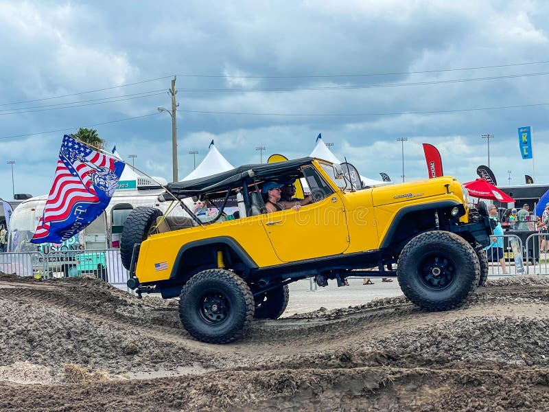  Jeep Beach   Daytona Beach Florida Imagen de archivo editorial