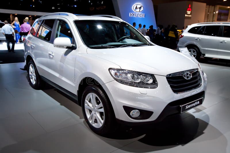 Jeep Blanco Hyundai Santa Fe Imagen editorial - Imagen de deporte ...