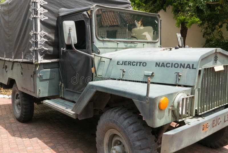 Jeep militar del ejército del museo de Bogotá fotos de archivo libres de regalías Jeep militar del ejército del museo de Bogotá fotos de archivo libres de regalías