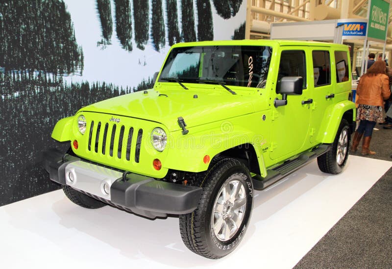 Jeep Wrangler Unlimited Verde En El Curso 4x4 Imagen editorial - Imagen ...