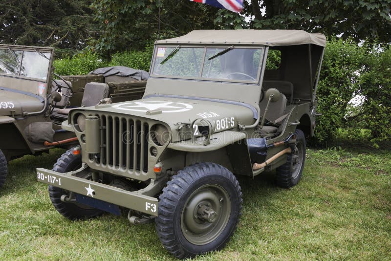 Jeep Willys na exposição foto editorial. Imagem de mundo