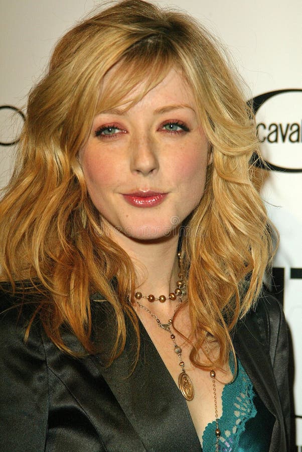 Jennifer Finnigan at Flaunt Magazine's 6 Year Anniversary Party and holiday toy drive to benefit Para Los Ninos, Private Residence, Los Angeles, CA. 12-10-04