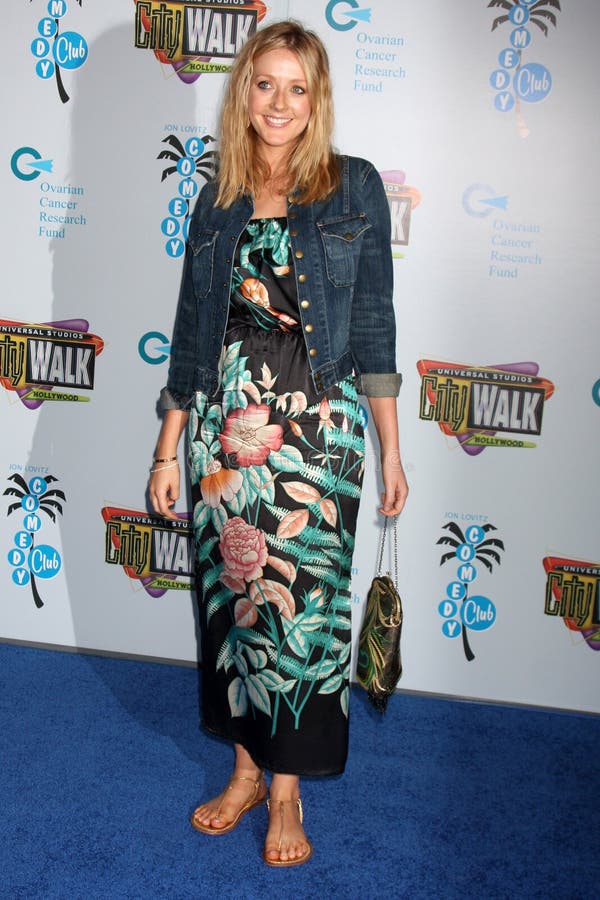 Jennifer Finnigan arriving at the Grand Opening of The Jon Lovitz Comedy Club at Universal City Walk in Los Angeles, CA on May 28, 2009