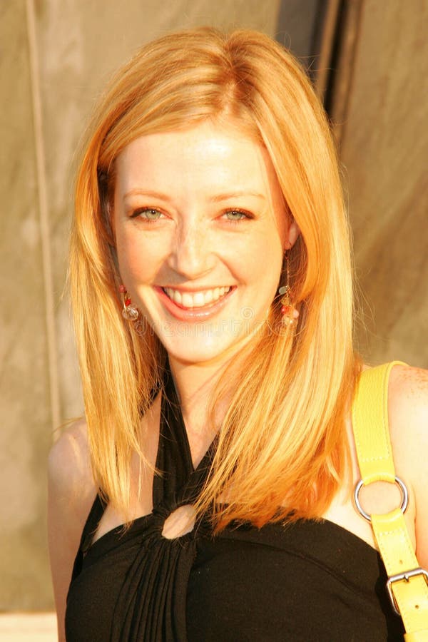 Jennifer Finnigan At the CBS Summer 2005 Press Tour Party, The Hammer Museum, Los Angeles, CA 07-19-05