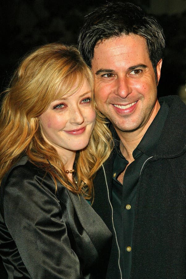 Jennifer Finnigan and Jonathan Silverman at Flaunt Magazine's 6 Year Anniversary Party and holiday toy drive to benefit Para Los Ninos, Private Residence, Los Angeles, CA. 12-10-04. Jennifer Finnigan and Jonathan Silverman at Flaunt Magazine's 6 Year Anniversary Party and holiday toy drive to benefit Para Los Ninos, Private Residence, Los Angeles, CA. 12-10-04