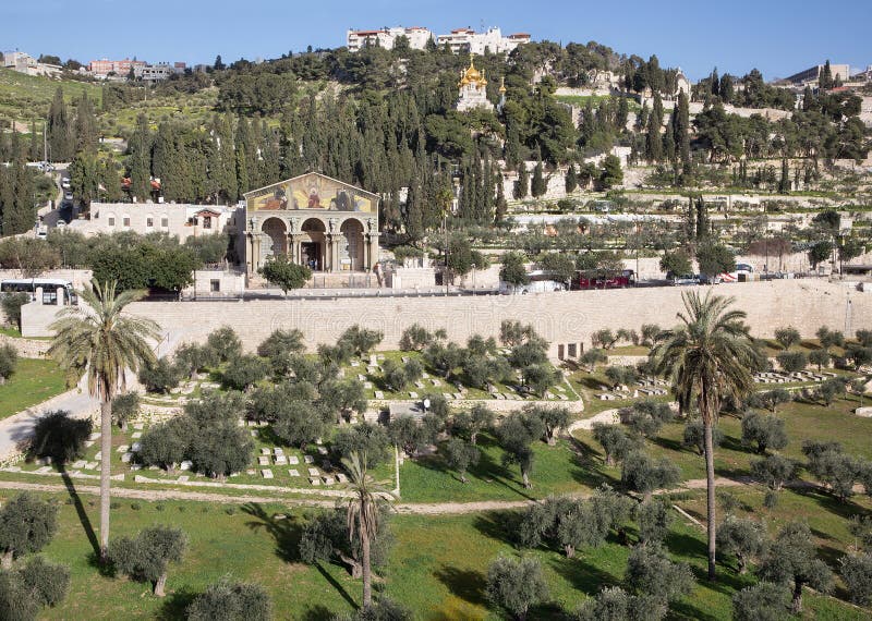 Jerusalem - kyrkorna - nationer för kyrka allra, Dominus Flevit och kyrka av Hl Mor Magdalene på Mountet of Olives arkivfoton
