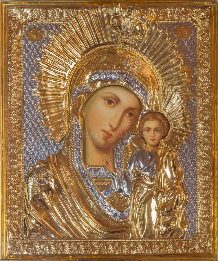 Jerusalén - el icono de Madonna en la iglesia ortodoxa rusa de Maria santa de Magdalena del artista desconocido en el monte de lo