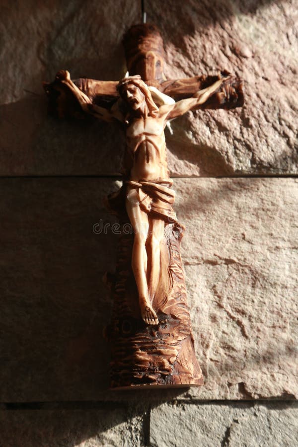 Jesus auf Kreuz stockfoto. Bild von italien, heilig - 107830558