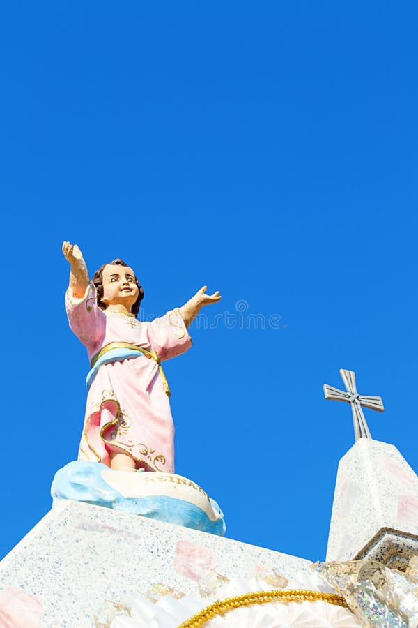 Jesus bewaffnet weit offenes lizenzfreie stockfotos Jesus bewaffnet weit offenes lizenzfreie stockfotos