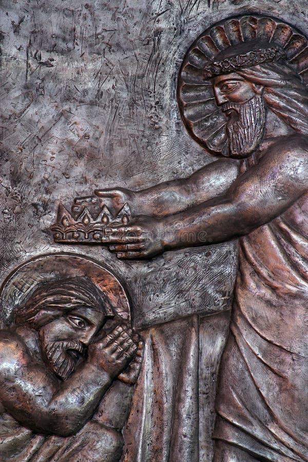 Jesus i himmel som räcker kronan till Joseph för hans trogna service royaltyfri fotografi Jesus i himmel som räcker kronan till Joseph för hans trogna service royaltyfri fotografi