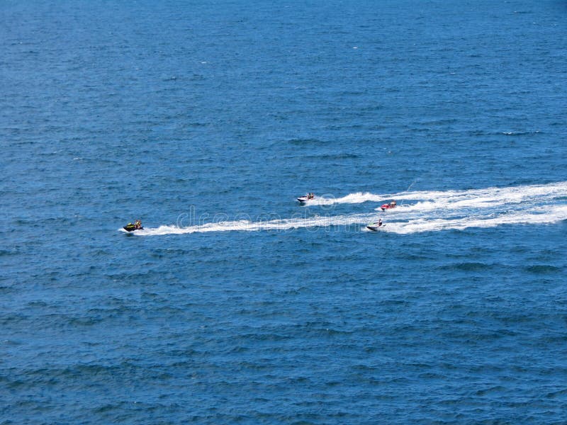 Jet Ski no mar azul imagem de stock. Imagem de paisagem - 57290679