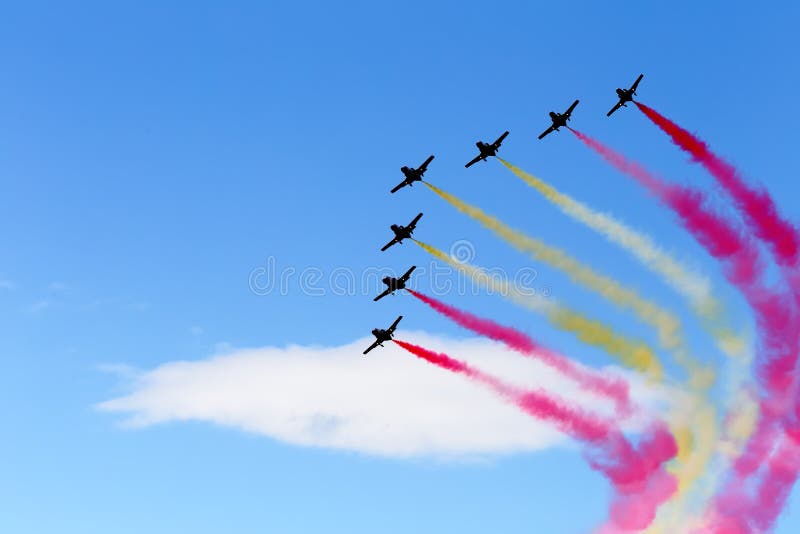 Jets formation with color smoke