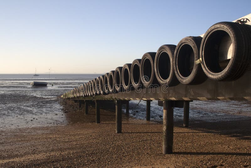 Jetty przy Thorpe zatoką, Essex, Anglia fotografia stock Jetty przy Thorpe zatoką, Essex, Anglia fotografia stock