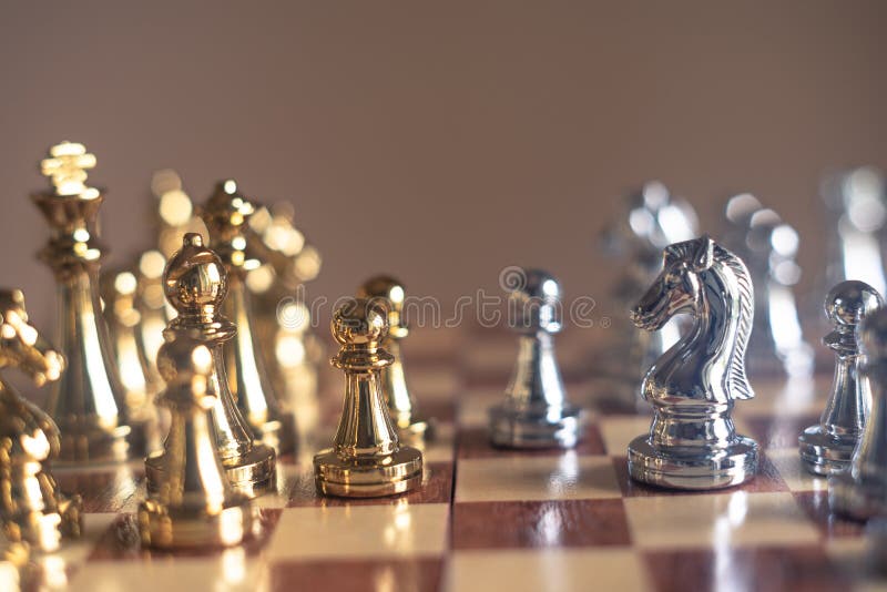 Jeu de soci?t? d'?checs, concept concurrentiel d'affaires images libres de droits Jeu de soci?t? d'?checs, concept concurrentiel d'affaires images libres de droits