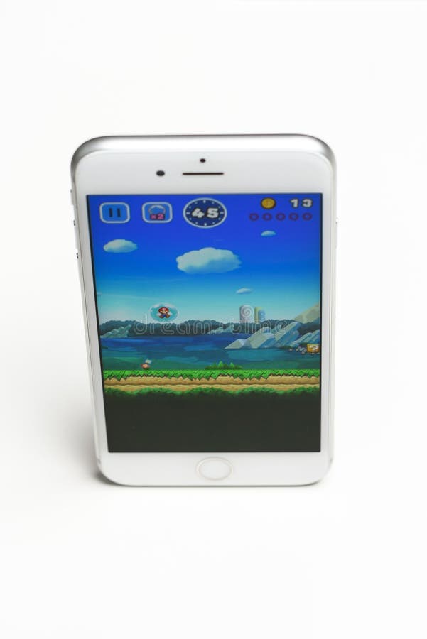 Super Mario Run sur iPhone images libres de droits