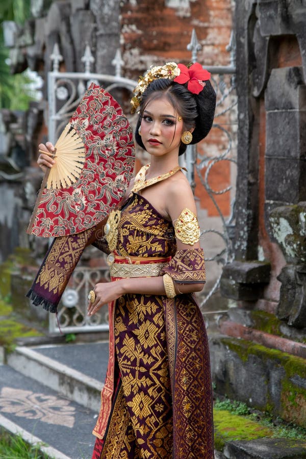 Tenue traditionnelle balinaise femme new arrivals