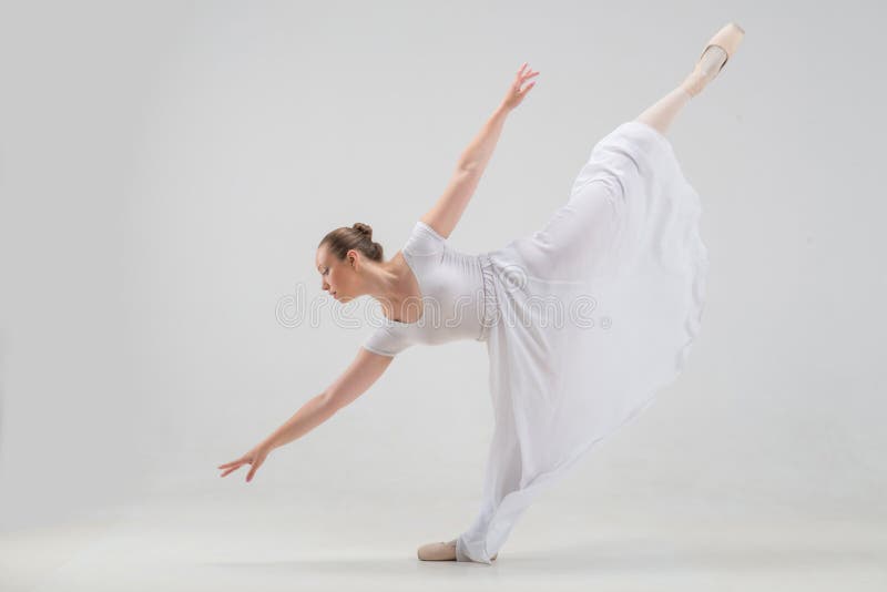 Jeune Danseuse De Ballerine Photo stock - Image du élégance, action:  39121742