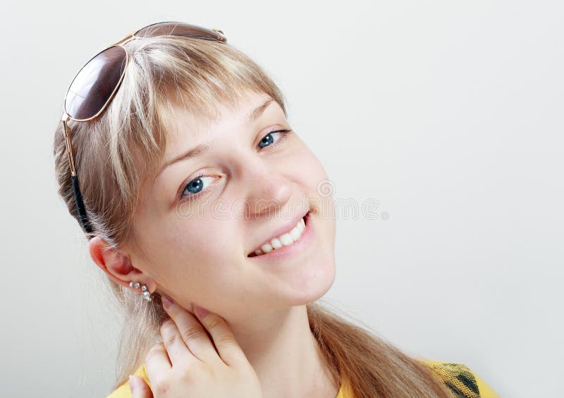 Femme normale photo stock. Image du effectuez, moyen 95819110