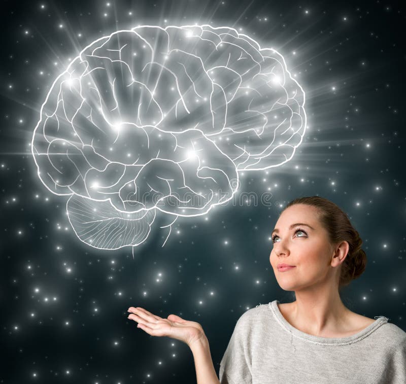 Jeune femme avec le grand cerveau rougeoyant photo stock Jeune femme avec le grand cerveau rougeoyant photo stock