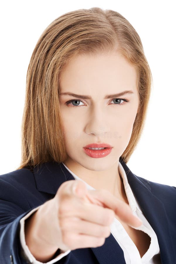 Jeune femme caucasienne d'affaires montrant le geste d'avertissement à la main. image libre de droits Jeune femme caucasienne d'affaires montrant le geste d'avertissement à la main. image libre de droits
