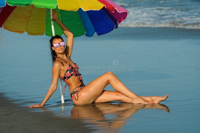 Maillot de bain jeune femme sale