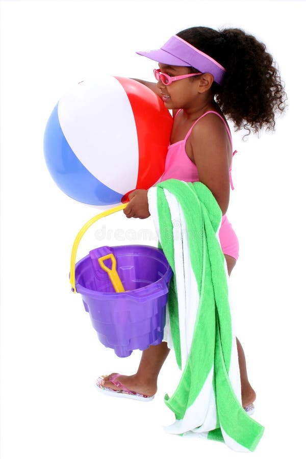 Jeune fille adorable prête pour la plage photos libres de droits