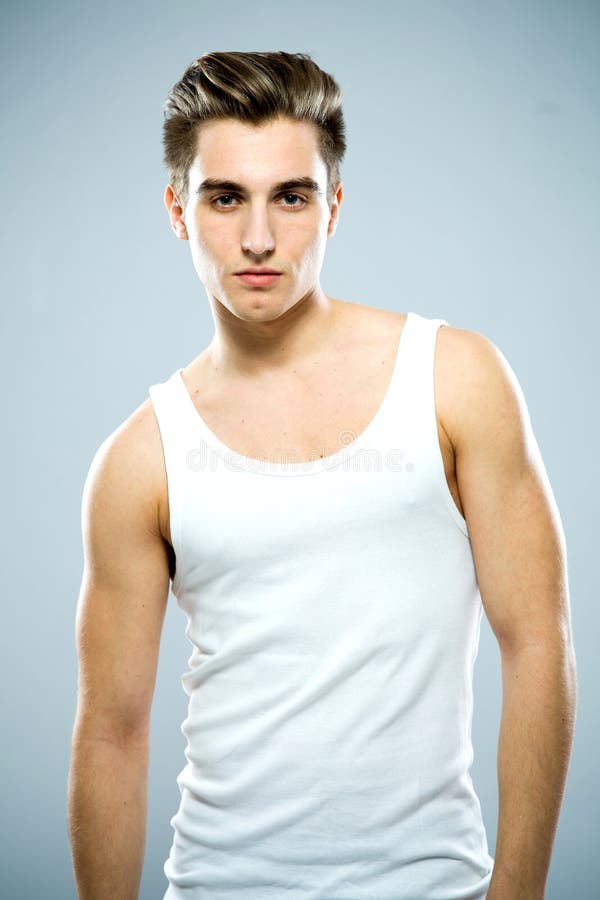 Beau jeune homme photos stock