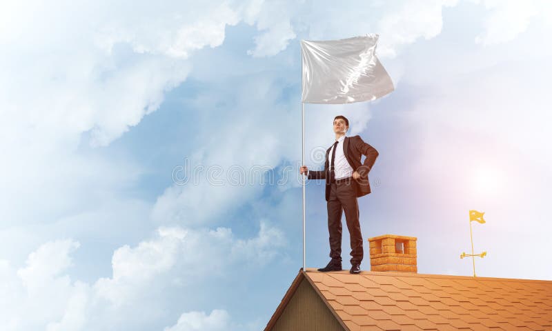 Jeune homme d'affaires avec le drapeau présentant le concept de la direction Media mélangé image libre de droits Jeune homme d'affaires avec le drapeau présentant le concept de la direction Media mélangé image libre de droits